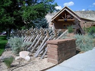 exterior of Cannonville Visitor Center