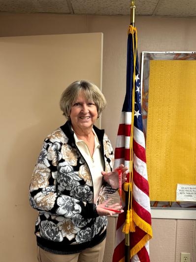 Mona Daniels receiving award. Photo by BLM.
