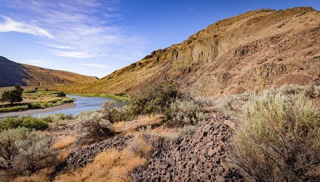 river in central oregon